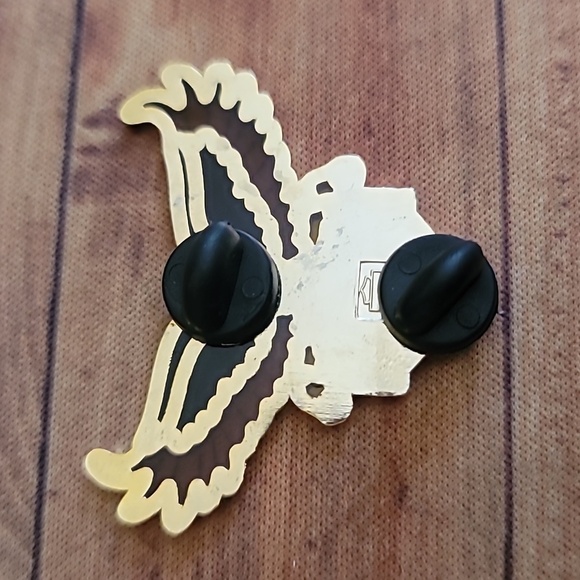 Harley-Davidson Stained Glass Eagle Bar & Shield Pin 1.75" x 1.25" Dated 2011 - Picture 4 of 8